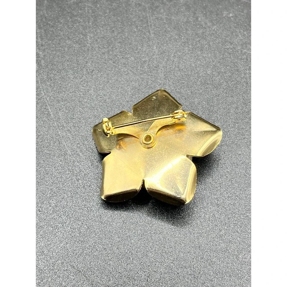 Gold Tone Brushed Flower Brooch Pin Pearl Center Statement‎ Accessory Floral